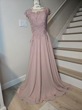 Elegant Lace Bodice Maxi Dress in Dusty Rose